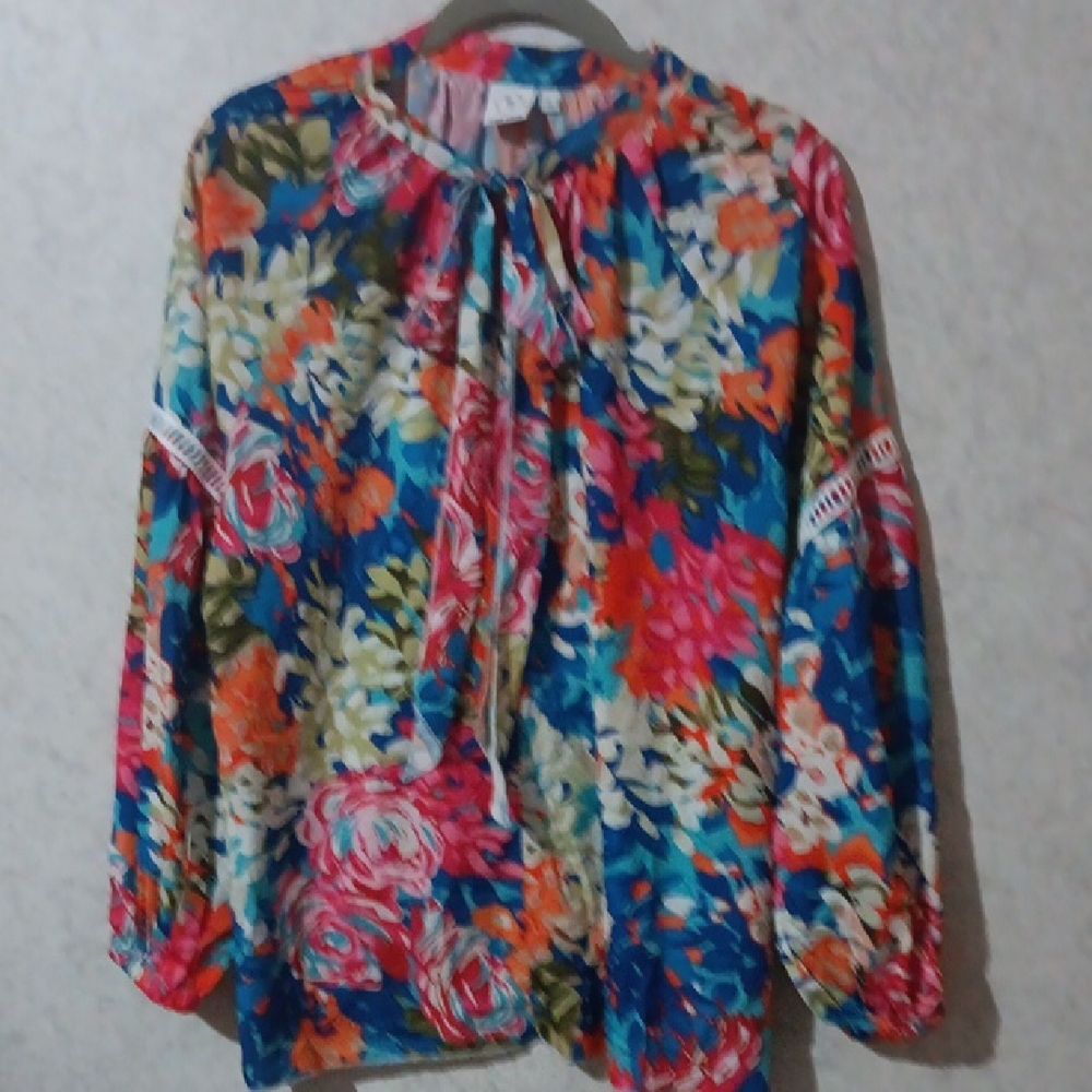 Vibrant Red and Blue Long Sleeve Graphic Blouse with Mandarin Collar